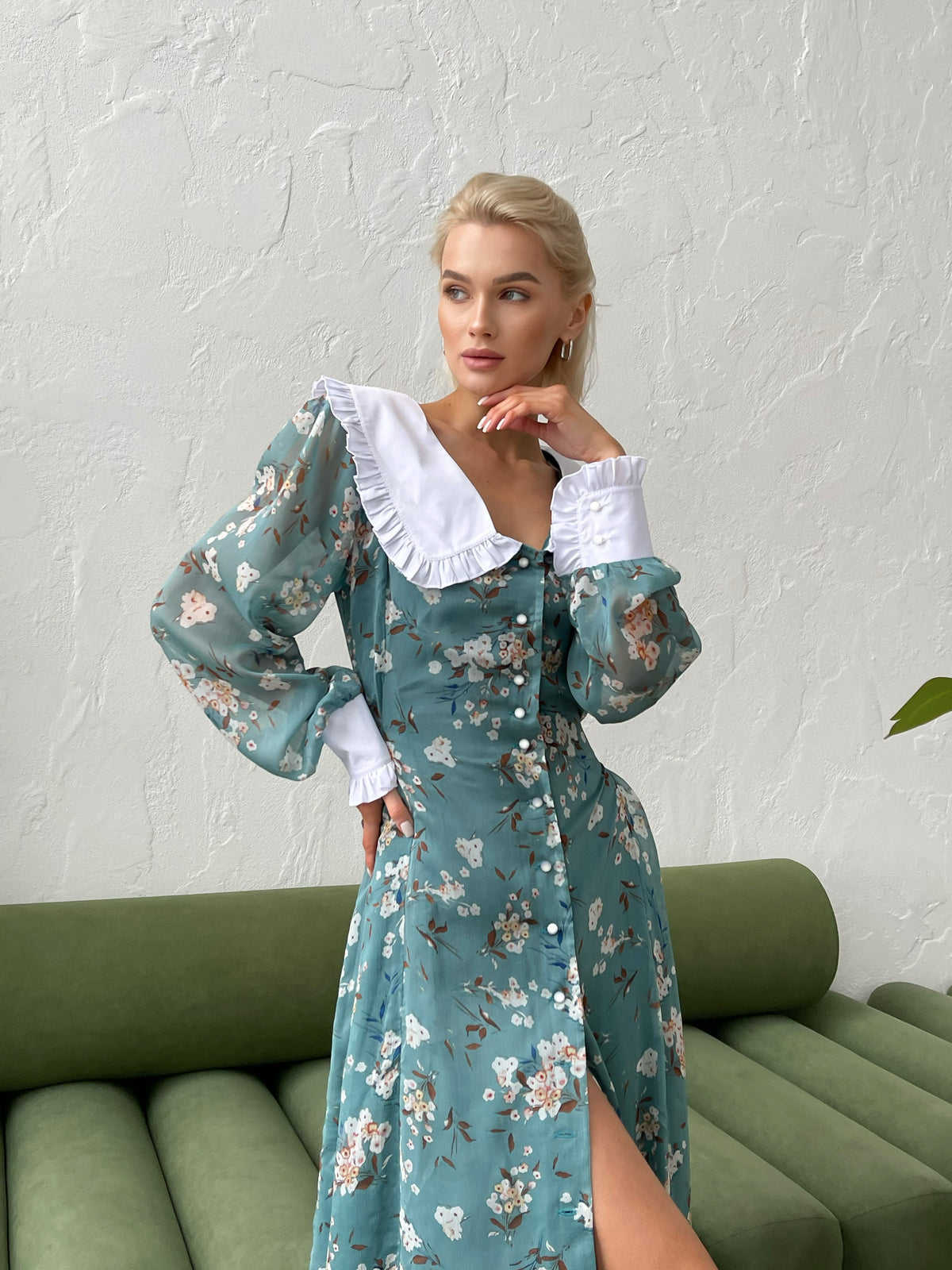 Collerette Dress